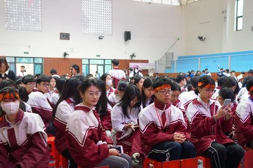 Ngăn chặn khói thuốc bằng môi trường học đường hạnh phúc, lành mạnh
