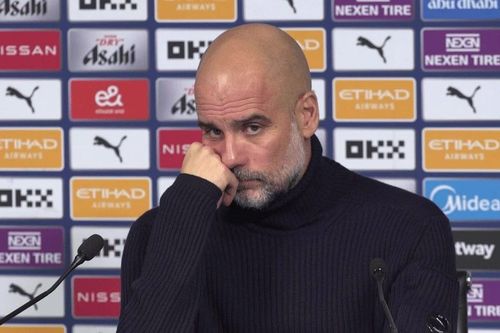 HLV Guardiola thừa nhận Man City khó bảo vệ ngôi vương