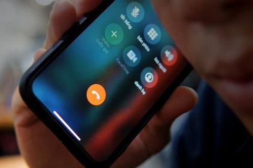 Khóa 2 số điện thoại có cuộc gọi lừa đảo 'con cấp cứu tại Chợ Rẫy'