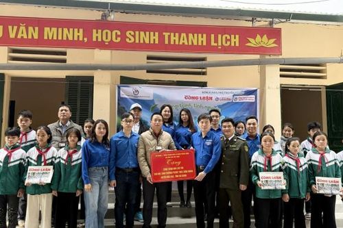 Chi đoàn 1 – Đoàn Thanh niên Cơ quan Trung ương Hội Nhà báo Việt Nam đồng hành cùng trẻ em vùng cao vượt khó