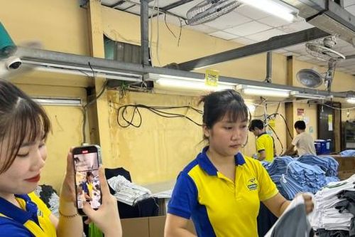 Công nhân được học nghề tay trái miễn phí, 'hái tiền' ở TPHCM