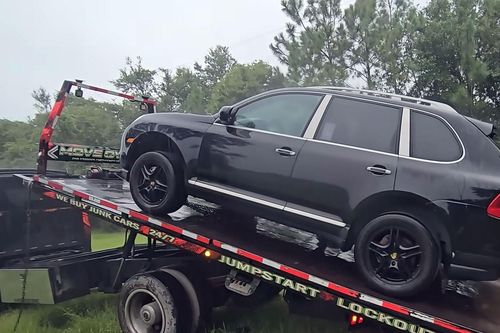 Mua xe cũ gần 20 triệu đồng, sửa xong chủ xe Porsche Cayenne thu về gấp 10 lần