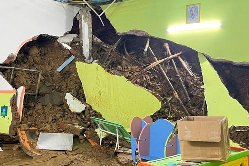 Sạt lở làm sập điểm trường ở huyện miền núi Quảng Nam
