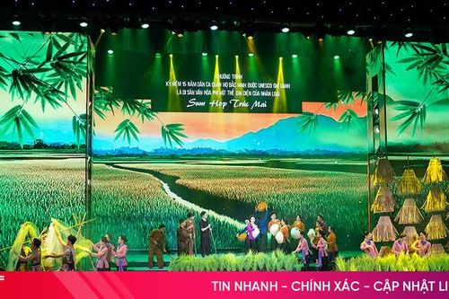 Dân ca ví, giặm Hà Tĩnh 'Sum họp trúc mai' cùng quan họ Bắc Ninh
