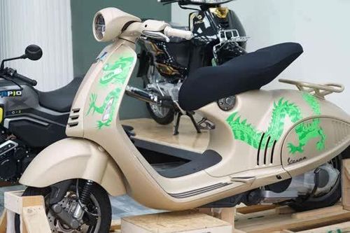 Vespa 946 Dragon từng đắt ngang xe sang giảm giá mạnh trước thềm năm mới Ất Tỵ