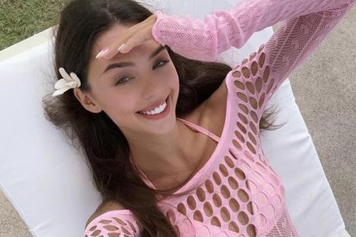 Vợ thủ môn Bùi Tiến Dũng 'dậy sóng' với nhan sắc tựa búp bê sứ
