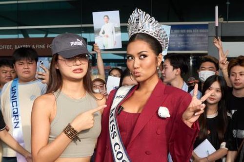 Hoa hậu Xuân Hạnh để mặt mộc, tiễn Miss Cosmo 2024 về nước