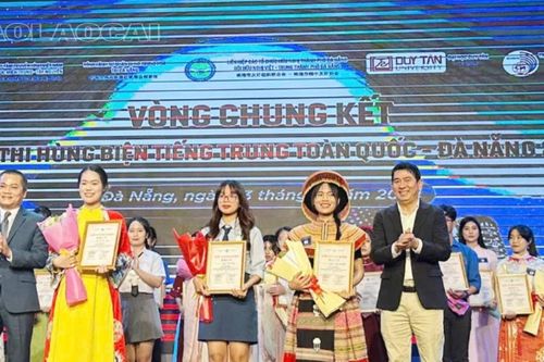 Một thí sinh Lào Cai đoạt giải Nhì Cuộc thi hùng biện tiếng Trung toàn quốc năm 2024