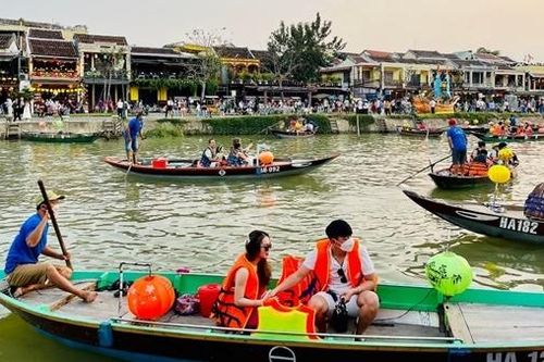 Công an vào cuộc vụ 'Chi tiền tỉ để có suất chèo thuyền, đạp xích lô tại Hội An'