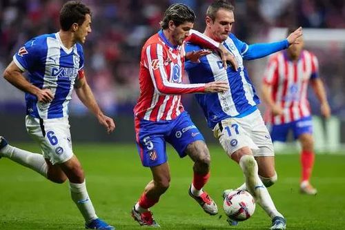 Atletico Madrid lội ngược dòng ngoạn mục trước Alaves