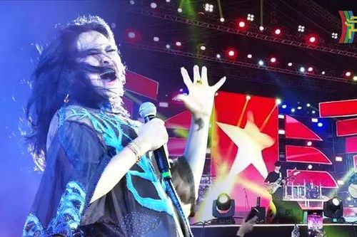 Về nghe gió kể những giai điệu đất trời Hà Nội