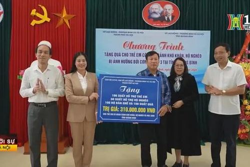 Hà Nội trao tặng quà tại tỉnh Quảng Trị, Quảng Bình