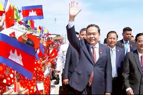 Chủ tịch Quốc hội kết thúc tốt đẹp chuyến thăm chính thức Campuchia