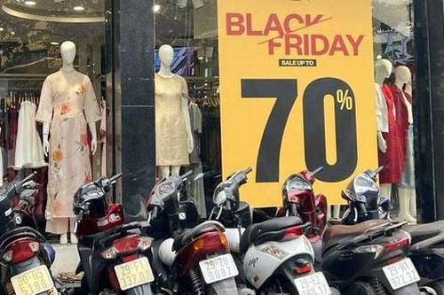 Black Friday sớm: Đua khuyến mại vẫn vắng khách