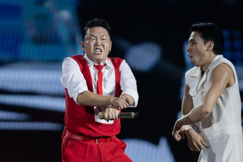 PSY trong lần đầu diễn tại Việt Nam