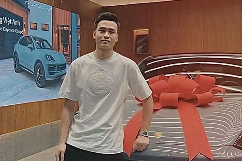 Bùi Hoàng Việt Anh mua xe Porsche