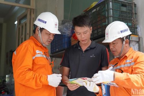 EVNHCMC thực hiện nhiều công trình an sinh xã hội nhân tháng tri ân khách hàng