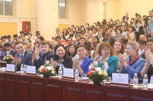 Tiếng Nga ở châu Á: Tầm quan trọng trong tăng cường tình hữu nghị giữa các dân tộc