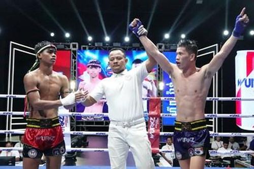 Nhà vô địch kickboxing châu Á Huỳnh Văn Tuấn thắng ấn tượng tại Campuchia