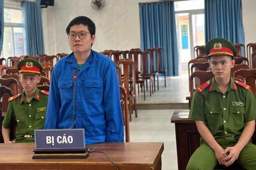 Trộm vặt lãnh án