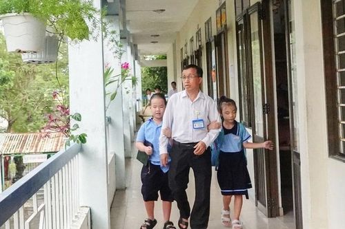 Mang 'ánh sáng' đến với học trò khiếm thị
