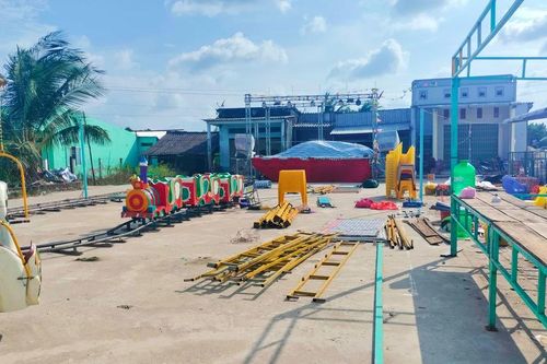 Vui chơi tại Đoàn Lô tô một bé trai ở Cà Mau bị điện giật tử vong