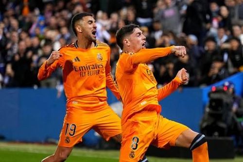 Mbappe nổ súng trở lại, Real Madrid áp sát Barcelona