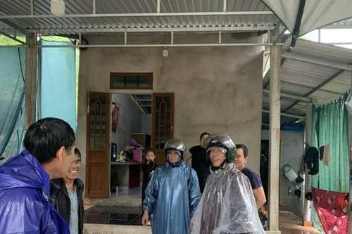 Thừa Thiên-Huế sơ tán nhiều hộ dân khỏi vùng sạt lở nguy hiểm