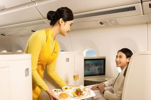 Vietnam Airlines được vinh danh 'Hãng hàng không 5 sao xuất sắc'