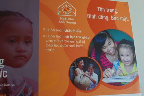 Bảo vệ phụ nữ và trẻ em gái trước nguy cơ bạo lực mạng