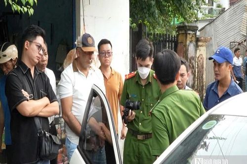 Cảnh giác chiêu lừa của người nước ngoài giả vờ mua hàng, đổi ngoại tệ