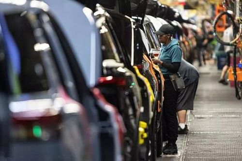 Nissan sa thải 1.000 nhân viên vì doanh số giảm sâu