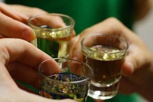Sau chầu nhậu liên hoan, cô gái ở Hải Dương phải nhập viện gấp