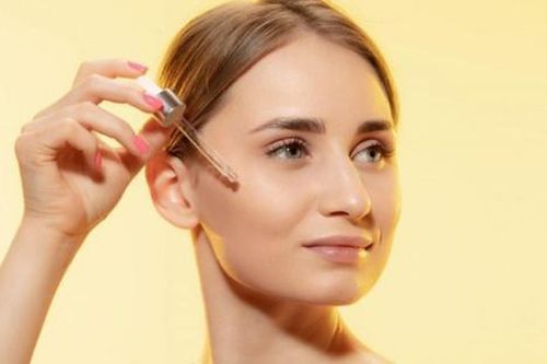Tối ưu hóa chu trình dưỡng da với 'cặp đôi vàng' Retinol và Niacinamide đúng cách
