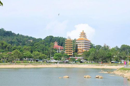 Phát triển du lịch núi Cấm