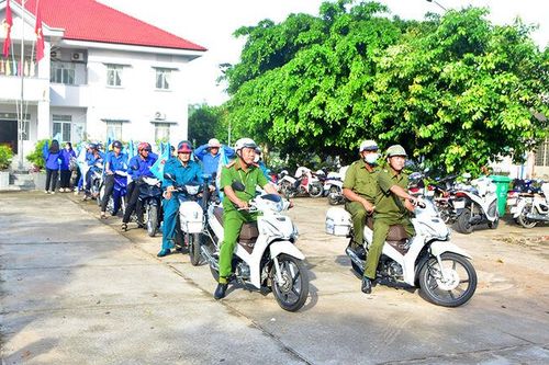 Tuyên truyền kiến thức an toàn giao thông khu vực biên giới