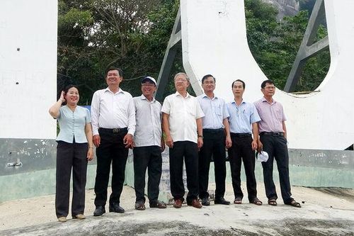 Đẩy nhanh tiến độ thi công công trình chữ 'TRI TÔN - AN GIANG' trên Phụng Hoàng Sơn