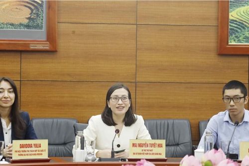 Đoàn công tác Đại sứ quán Việt Nam tại Liên bang Nga làm việc tại tỉnh Lào Cai