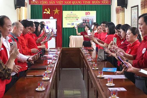 Phát động Chiến dịch 'Triệu bước chân nhân ái - Tiếp nối trang sử vàng'