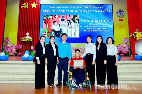 Công đoàn ngành Giáo dục trao giải cuộc thi ảnh Tri ân thầy cô năm 2024