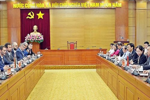 Vĩnh Phúc: Mong muốn hợp tác với các doanh nghiệp Bulgaria trong lĩnh vực y tế, đào tạo nguồn nhân lực chất lượng cao