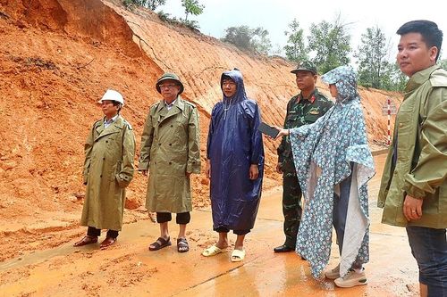 An Lão (Bình Định): Khẩn trương khắc phục các điểm sạt lở do mưa lũ
