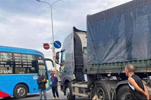 Cảnh báo tai nạn với xe đạp điện do học sinh điều khiển
