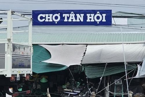 Tổ phó quản lý chợ trộm vé số của người bán dạo