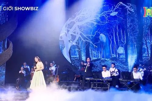 Sâu lắng trong đêm nhạc 'Dòng thời gian 8 - Về nghe gió kể'