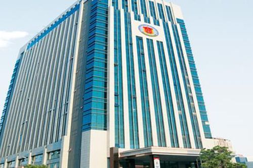 Hai kiểm toán viên của Ernst & Young Việt Nam bị đình chỉ