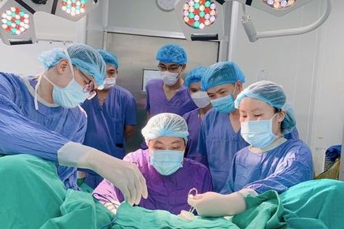 Ngành ngoại khoa Việt Nam sánh ngang các trung tâm y khoa khu vực và thế giới