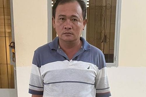 Bắt kẻ siết cổ cướp vàng một phụ nữ đang làm vườn