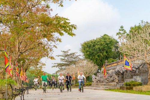 Khám phá di sản Huế bằng phương tiện thông minh, thân thiện môi trường