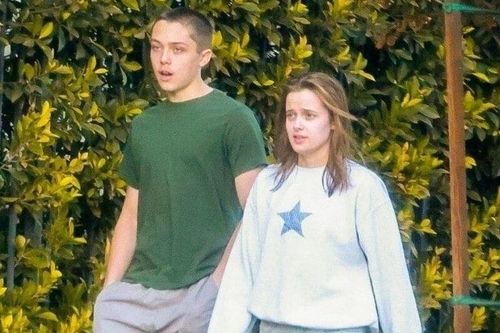 Cặp song sinh khác biệt của Angelina Jolie